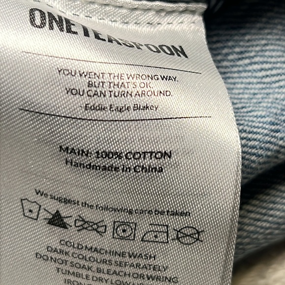 One Teaspoon Bandit Denim Shorts with slight distressing. Size 25. - Picture 7 of 11